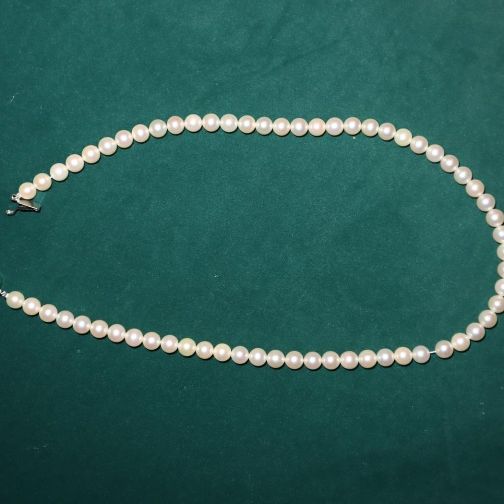 8mm White Round Akoya Pearl Necklace